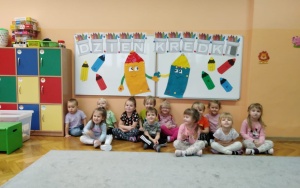 Dzieci świętują Dzień Kredki (5)