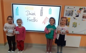 Dzieci świętują Dzień Kredki (1)