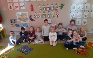Dzieci świętują Dzień Kredki (8)