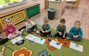 Dzieci świętują Dzień Kredki (2)